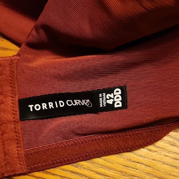 Women's Red Bra - Picture 2 of 4